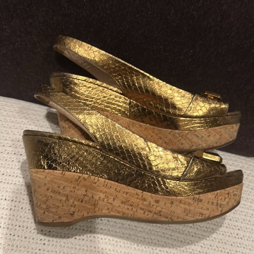 [PRADA] Gold Slingback Wedge Sandals - Picture 4 of 13